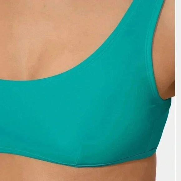 Halara Solid U Neck Bikini Top Medium Lake Blue Color NWT - Picture 2 of 6